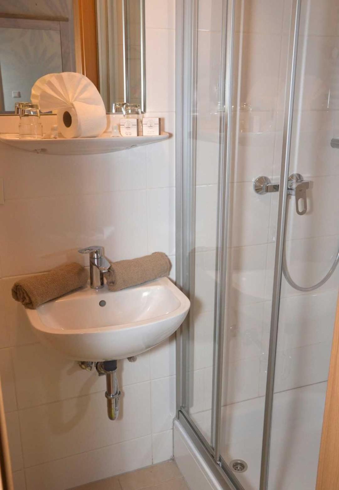 Hotel Zur Seerobbe Cuxhaven Esterno foto